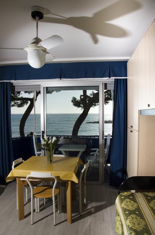 Residence Costa Templada Ventimiglia Rum bild