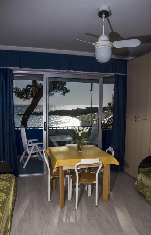 Residence Costa Templada Ventimiglia Rum bild