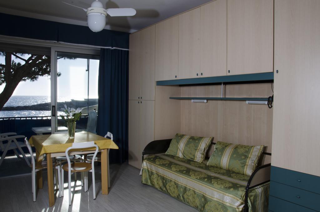 Residence Costa Templada Ventimiglia Rum bild