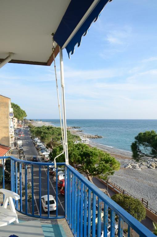Residence Costa Templada Ventimiglia Rum bild