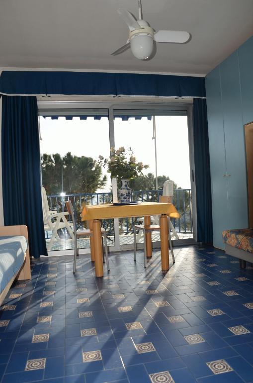 Residence Costa Templada Ventimiglia Rum bild